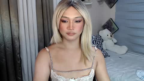 Snapshot of sweet_tenshi chatting on 03-06-25, 10:20 tenshi online show from 03-06-25, 10:20