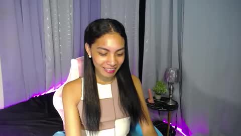 Snapshot of sweet_trishaxx chatting on 03-08-25, 08:14 Trisha online show from 03-08-25, 08:14