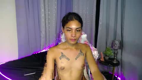 Snapshot of sweet_trishaxx chatting on 03-09-25, 02:29 Trisha online show from 03-09-25, 02:29