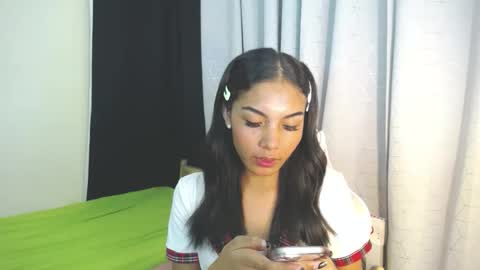 Snapshot of sweet_trishaxx chatting on 09-22-25, 01:02 Trisha online show from 09-22-25, 01:02