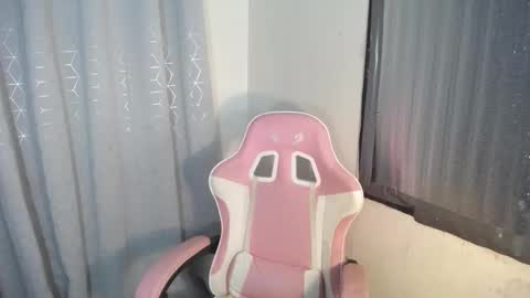 Snapshot of sweet_trishaxx chatting on 10-14-25, 09:37 Trisha online show from 10-14-25, 09:37