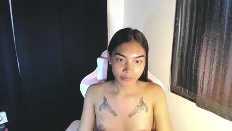 Snapshot of sweet_trishaxx chatting on 10-24-25, 03:30 Trisha online show from 10-24-25, 03:30