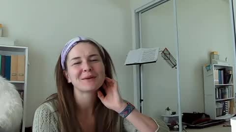 Snapshot of sweet_truffle chatting on 12-08-24, 02:30 Heidi Brenner - Please check bio for schedule  FAQ online show from 12-08-24, 02:30