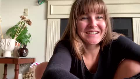 Snapshot of sweet_truffle chatting on 12-21-24, 08:43 Heidi Brenner - Please check bio for schedule  FAQ online show from 12-21-24, 08:43