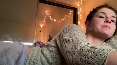 Snapshot of sweet_truffle chatting on 01-01-25, 10:24 Heidi Brenner - Please check bio for schedule  FAQ online show from 01-01-25, 10:24
