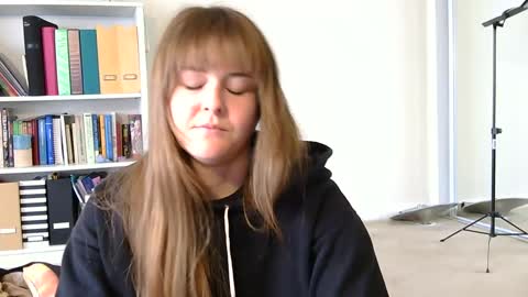 Snapshot of sweet_truffle chatting on 01-23-25, 04:48 Heidi Brenner - Please check bio for schedule  FAQ online show from 01-23-25, 04:48
