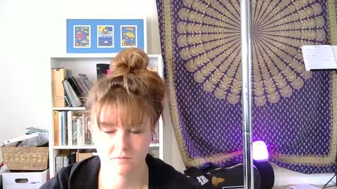 Snapshot of sweet_truffle chatting on 02-11-25, 03:08 Heidi Brenner - Please check bio for schedule  FAQ online show from 02-11-25, 03:08