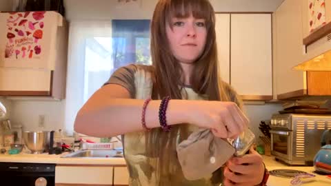 Snapshot of sweet_truffle chatting on 02-23-25, 07:17 Heidi Brenner - Please check bio for schedule  FAQ online show from 02-23-25, 07:17