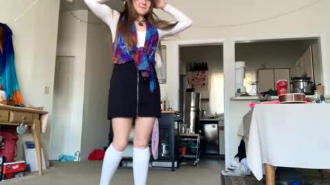 Snapshot of sweet_truffle chatting on 02-25-25, 08:41 Heidi Brenner - Please check bio for schedule  FAQ online show from 02-25-25, 08:41