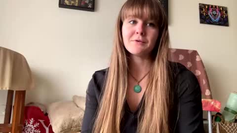 Snapshot of sweet_truffle chatting on 03-04-25, 07:11 Heidi Brenner - Please check bio for schedule  FAQ online show from 03-04-25, 07:11