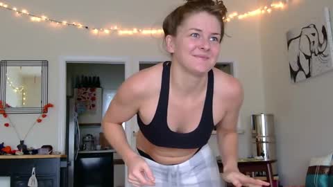 Snapshot of sweet_truffle chatting on 10-06-25, 12:24 Heidi Brenner - Please check bio for schedule  FAQ online show from 10-06-25, 12:24