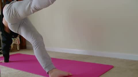 Heidi Brenner - Please check bio for schedule  FAQ online show from 11-06-25, 01:34