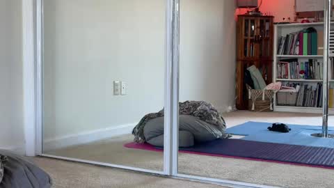 Heidi Brenner - Please check bio for schedule  FAQ online show from 03-12-26, 08:37