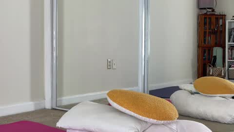 Heidi Brenner - Please check bio for schedule  FAQ online show from 04-01-26, 01:41