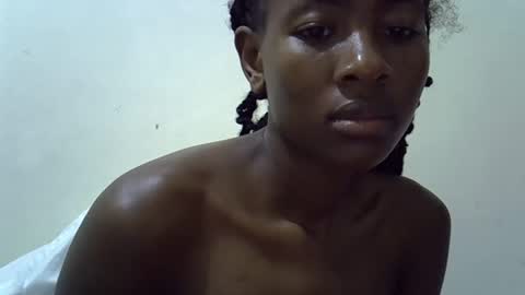 Snapshot of sweet_vee1 chatting on 05-02-26, 02:11 Princess vee online show from 05-02-26, 02:11