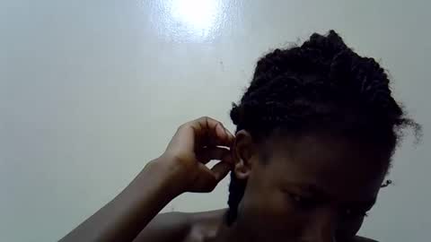 Snapshot of sweet_vee1 chatting on 05-06-26, 04:01 Princess vee online show from 05-06-26, 04:01