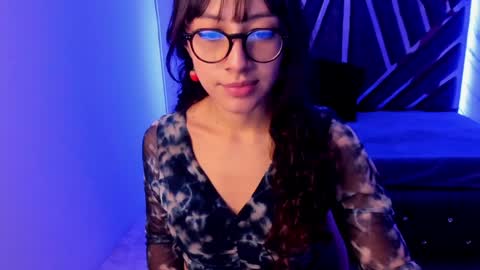 sweet_venus4 online show from 01-03-25, 04:27