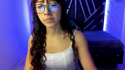 sweet_venus4 online show from 01-07-25, 06:35