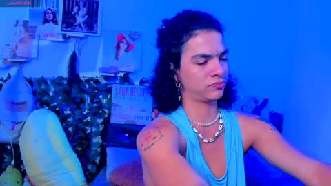 Snapshot of sweet_vond chatting on 12-17-24, 03:17 Steven independent model online show from 12-17-24, 03:17