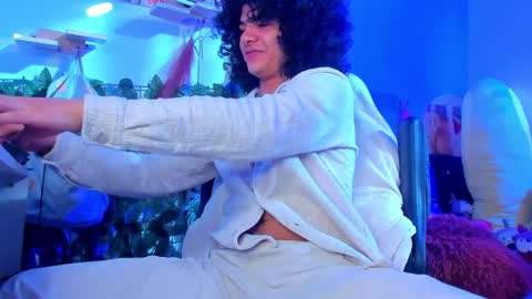 Snapshot of sweet_vond chatting on 01-17-25, 09:17 Steven independent model online show from 01-17-25, 09:17