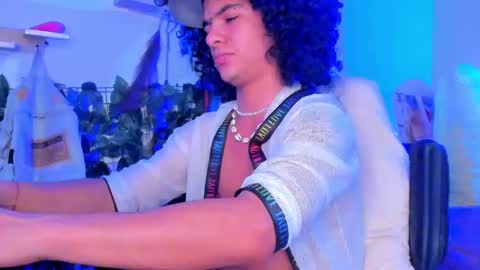 Snapshot of sweet_vond chatting on 01-18-25, 06:43 Steven independent model online show from 01-18-25, 06:43