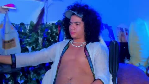 Snapshot of sweet_vond chatting on 01-18-25, 11:22 Steven independent model online show from 01-18-25, 11:22