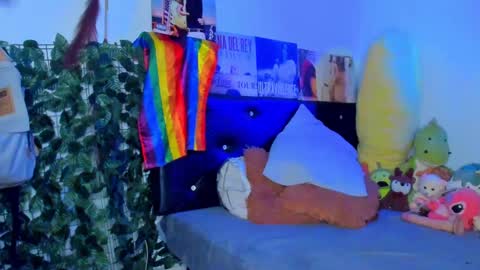 Snapshot of sweet_vond chatting on 01-19-25, 02:25 Steven independent model online show from 01-19-25, 02:25