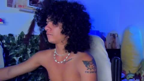 Snapshot of sweet_vond chatting on 01-20-25, 02:53 Steven independent model online show from 01-20-25, 02:53