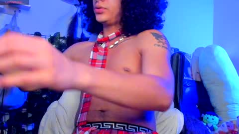 Snapshot of sweet_vond chatting on 01-25-25, 01:21 Steven independent model online show from 01-25-25, 01:21