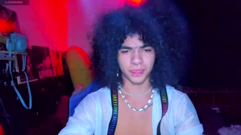 Snapshot of sweet_vond chatting on 02-10-25, 03:03 Steven independent model online show from 02-10-25, 03:03