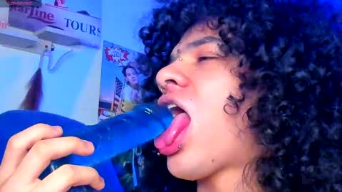 Snapshot of sweet_vond chatting on 02-10-25, 04:47 Steven independent model online show from 02-10-25, 04:47