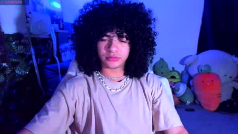 Snapshot of sweet_vond chatting on 02-23-25, 10:20 Steven independent model online show from 02-23-25, 10:20