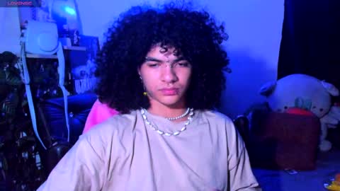 Snapshot of sweet_vond chatting on 02-25-25, 07:09 Steven independent model online show from 02-25-25, 07:09