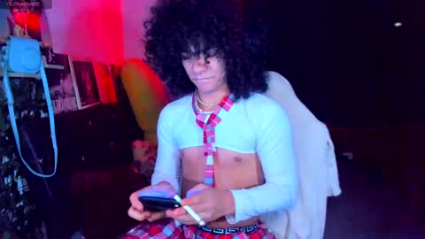 Snapshot of sweet_vond chatting on 02-27-25, 03:25 Steven independent model online show from 02-27-25, 03:25