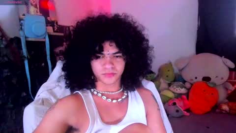Snapshot of sweet_vond chatting on 03-01-25, 01:29 Steven independent model online show from 03-01-25, 01:29