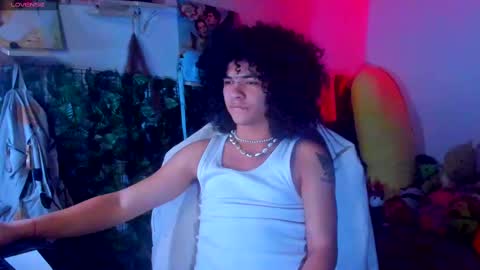 Snapshot of sweet_vond chatting on 03-03-25, 03:41 Steven independent model online show from 03-03-25, 03:41