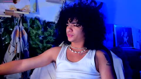 Snapshot of sweet_vond chatting on 03-06-25, 05:24 Steven independent model online show from 03-06-25, 05:24