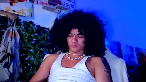 Snapshot of sweet_vond chatting on 03-06-25, 08:30 Steven independent model online show from 03-06-25, 08:30