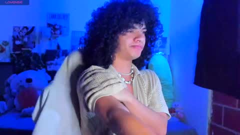 Snapshot of sweet_vond chatting on 03-07-25, 11:29 Steven independent model online show from 03-07-25, 11:29