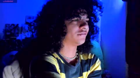 Snapshot of sweet_vond chatting on 03-09-25, 04:16 Steven independent model online show from 03-09-25, 04:16