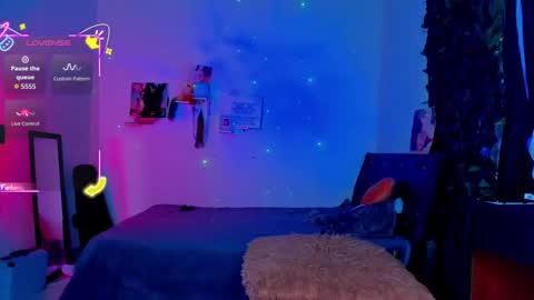 Snapshot of sweet_vond chatting on 10-14-25, 06:09 Steven independent model online show from 10-14-25, 06:09