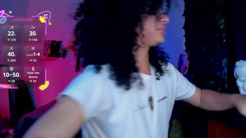 Snapshot of sweet_vond chatting on 10-16-25, 01:50 Steven independent model online show from 10-16-25, 01:50