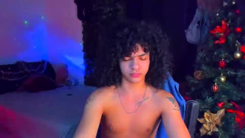 Snapshot of sweet_vond chatting on 12-18-25, 12:00 Steven independent model online show from 12-18-25, 12:00