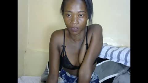 Snapshot of sweetalianah chatting on 01-17-25, 10:12 LIANAH online show from 01-17-25, 10:12