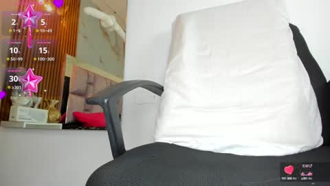 Snapshot of sweetandreagil chatting on 01-17-25, 03:53 Andrea Cheryl GiLandreagil80 In Instagram online show from 01-17-25, 03:53