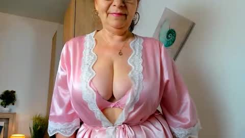 Viorica online show from 04-28-26, 02:27