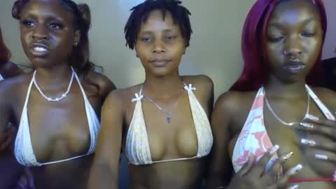 Snapshot of sweetbaby_30 chatting on 04-20-26, 04:10 Sweetbaby 30 online show from 04-20-26, 04:10