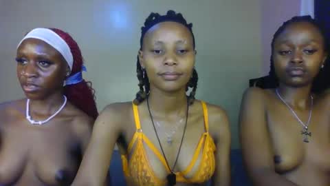 Snapshot of sweetbaby_30 chatting on 05-08-26, 04:56 Sweetbaby 30 online show from 05-08-26, 04:56