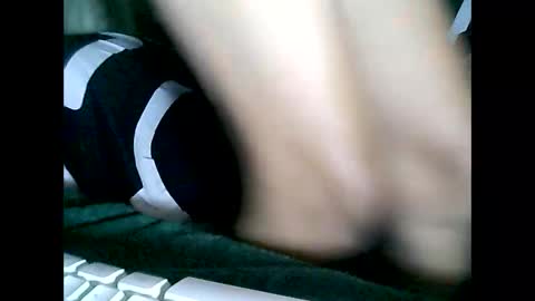 Snapshot of sweetbella24 chatting on 02-24-25, 01:21 im anne online show from 02-24-25, 01:21