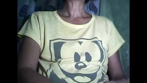 Snapshot of sweetbella24 chatting on 09-11-25, 11:21 im anne online show from 09-11-25, 11:21